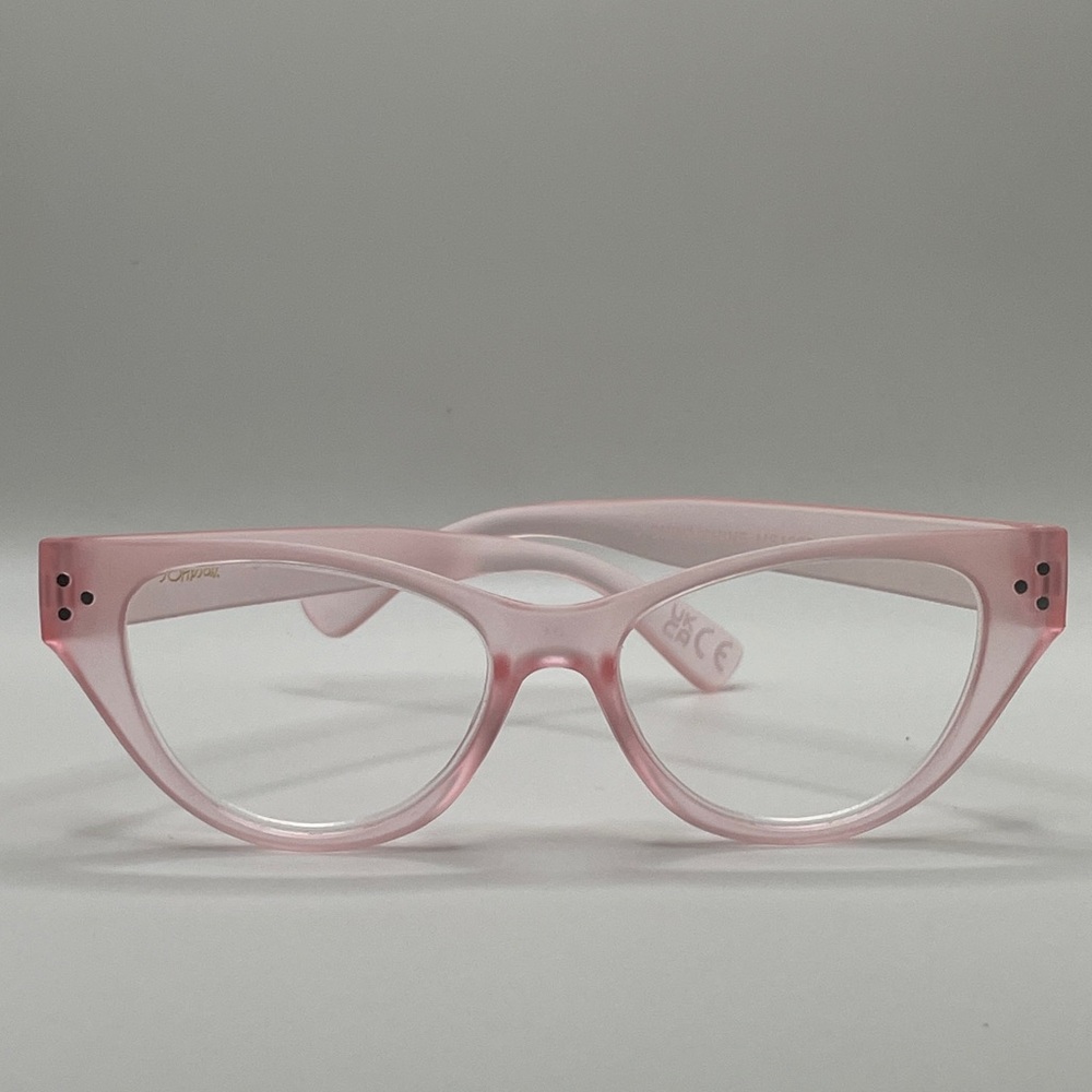 Betsey Johnson Readers